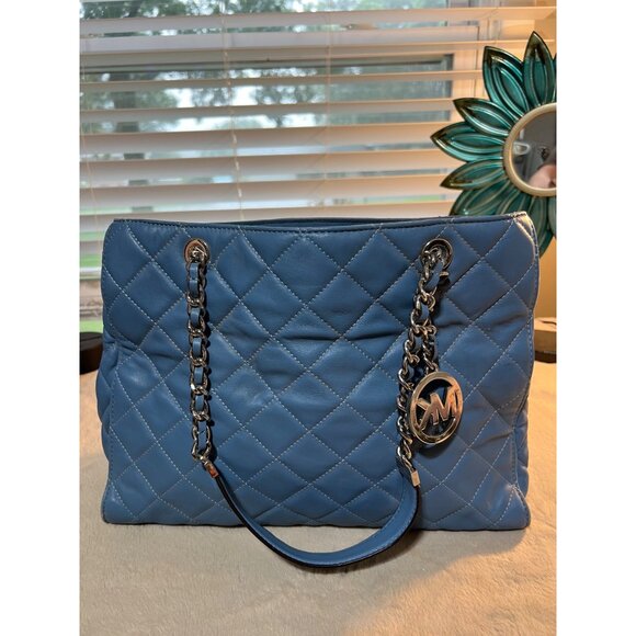 Michael Kors Quilted Blue Shoulder Bag With Chain Straps & MK Charm - Picture 9 of 15